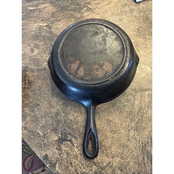 Original Cast Iron Skillet 8 Inch Made in USA Fry Pan Medium Camping - Picture 6 of 8